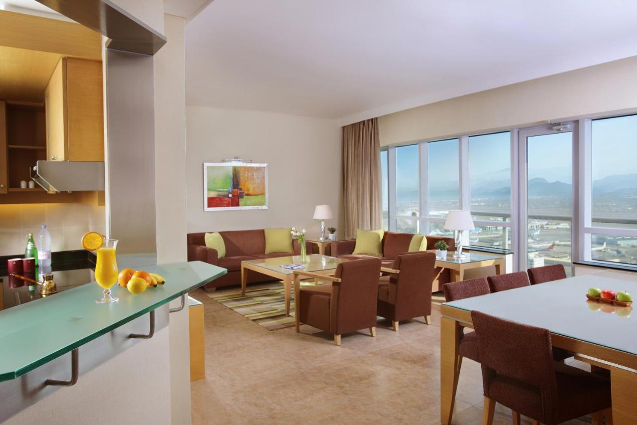 Nour Arjaan By Rotana-Fujairah Hotell Restaurant bilde